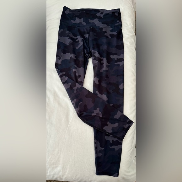 Activology, size M, black/charcoal camouflage leggings - Picture 1 of 3